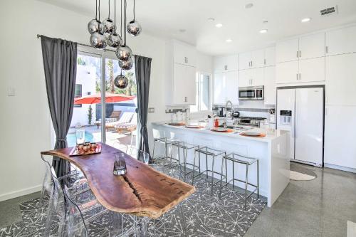 Modern Palm Springs Oasis with Mountain Views! Main image 2
